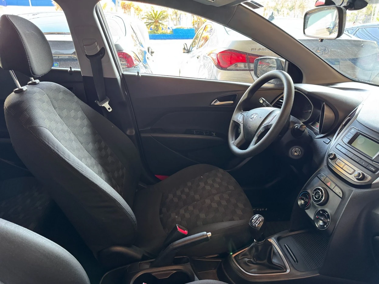HYUNDAI HB20