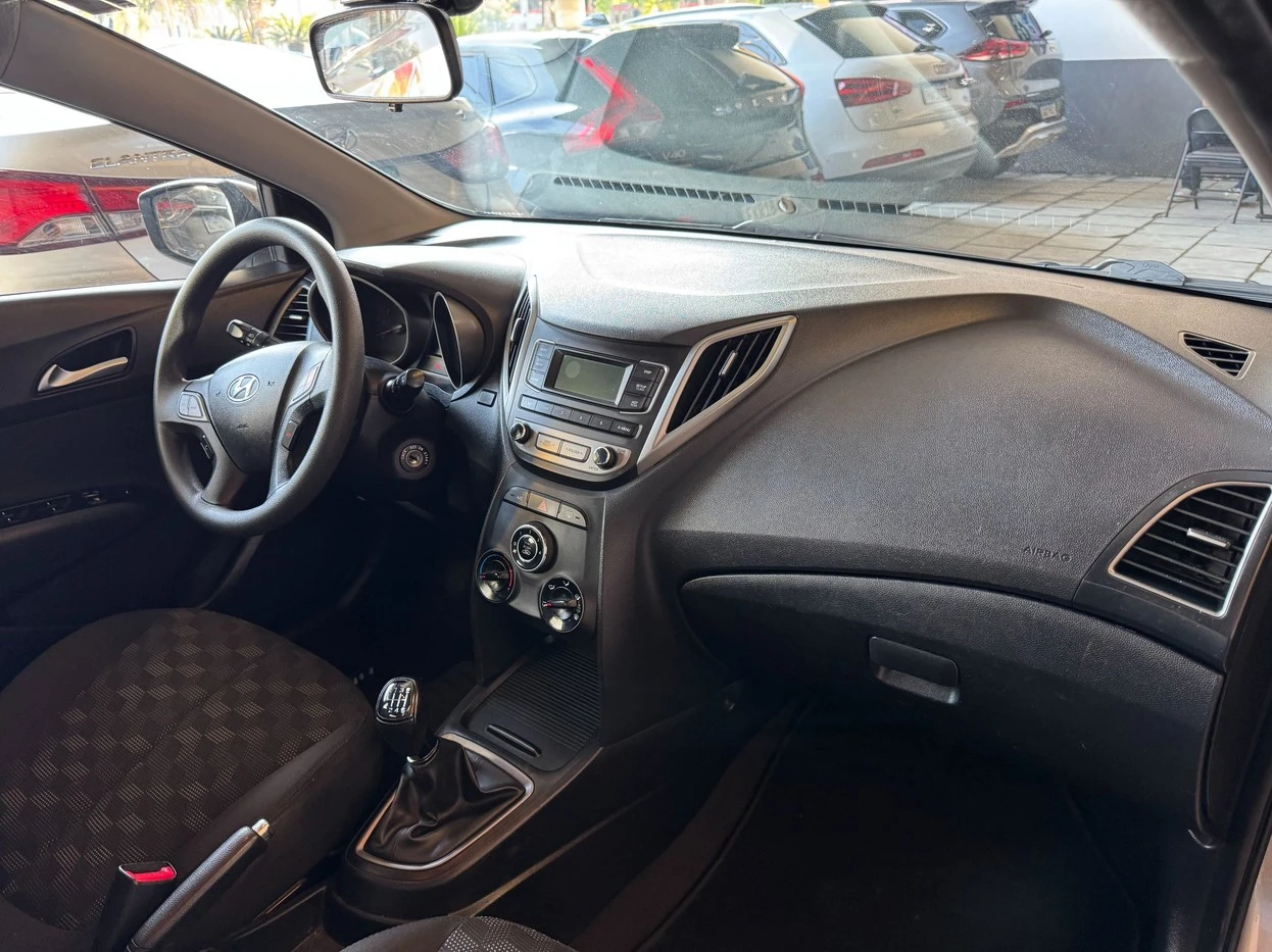 HYUNDAI HB20
