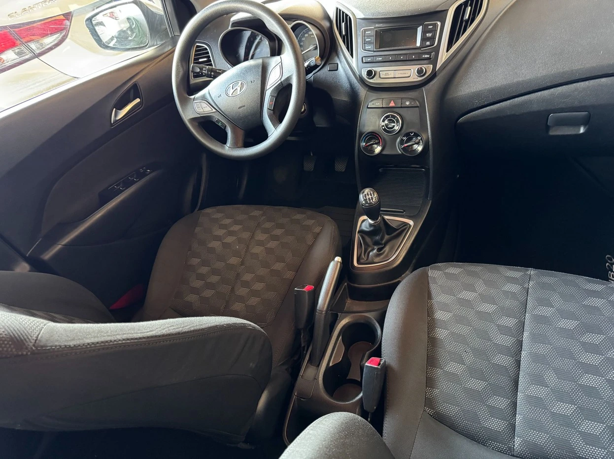 HYUNDAI HB20