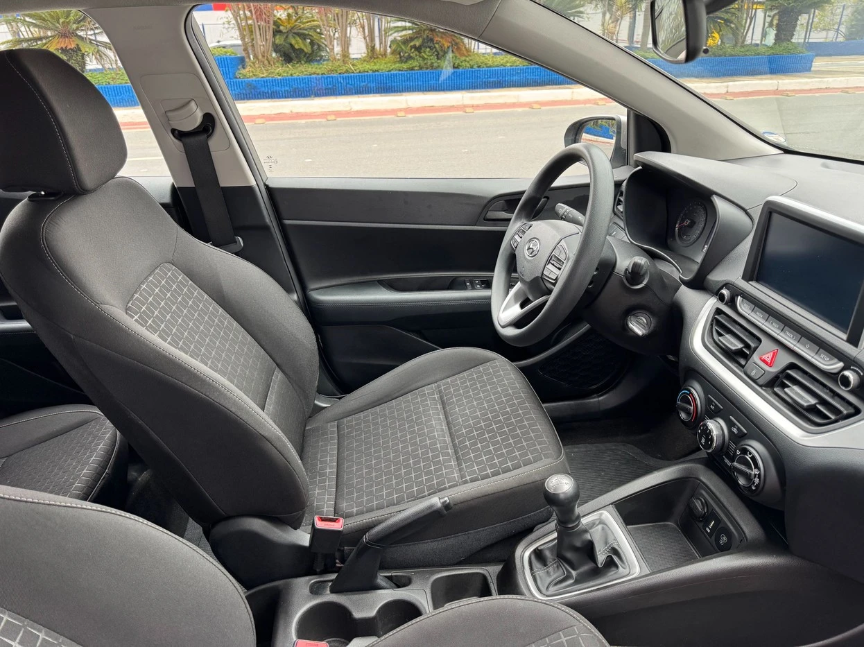 HYUNDAI HB20