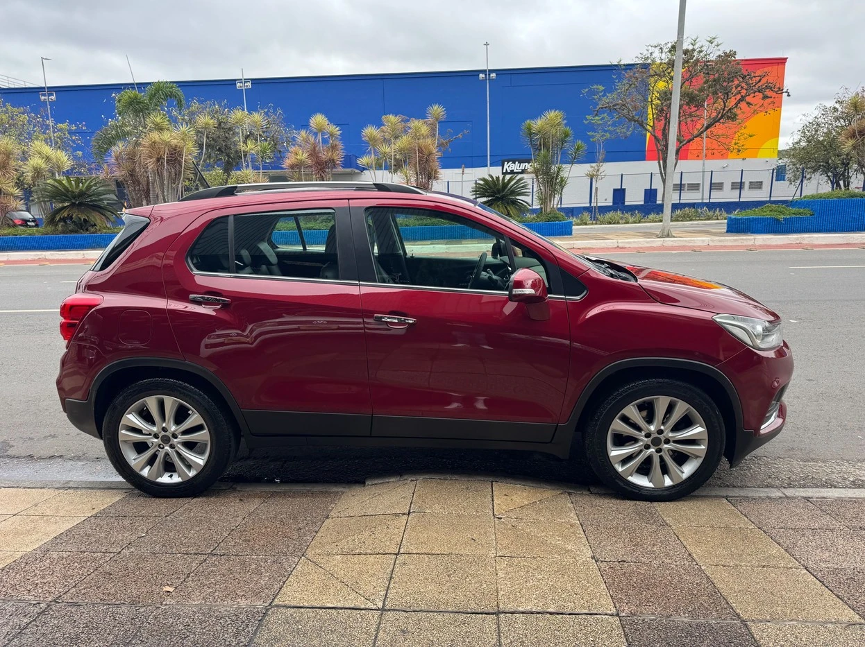 CHEVROLET TRACKER