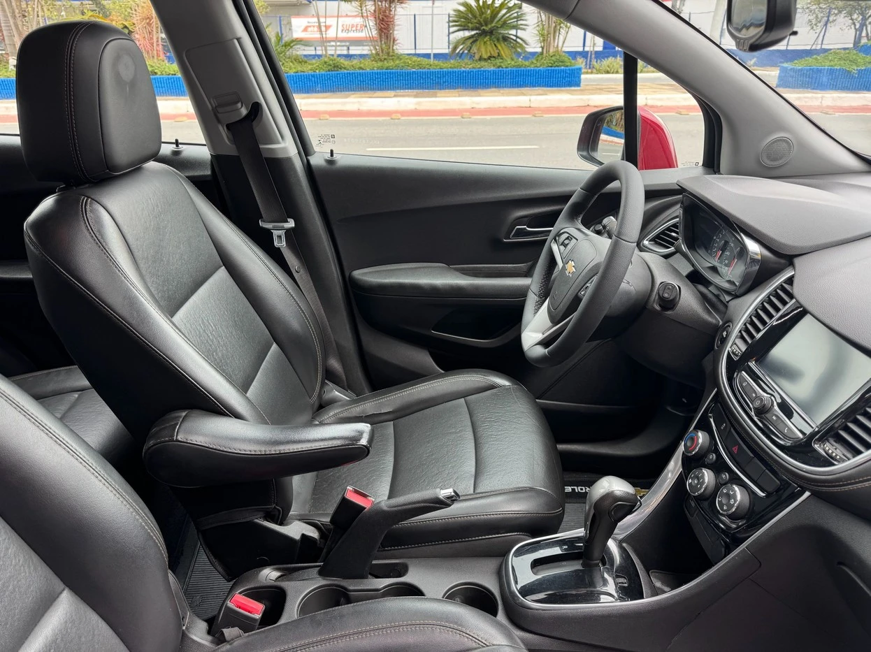 CHEVROLET TRACKER
