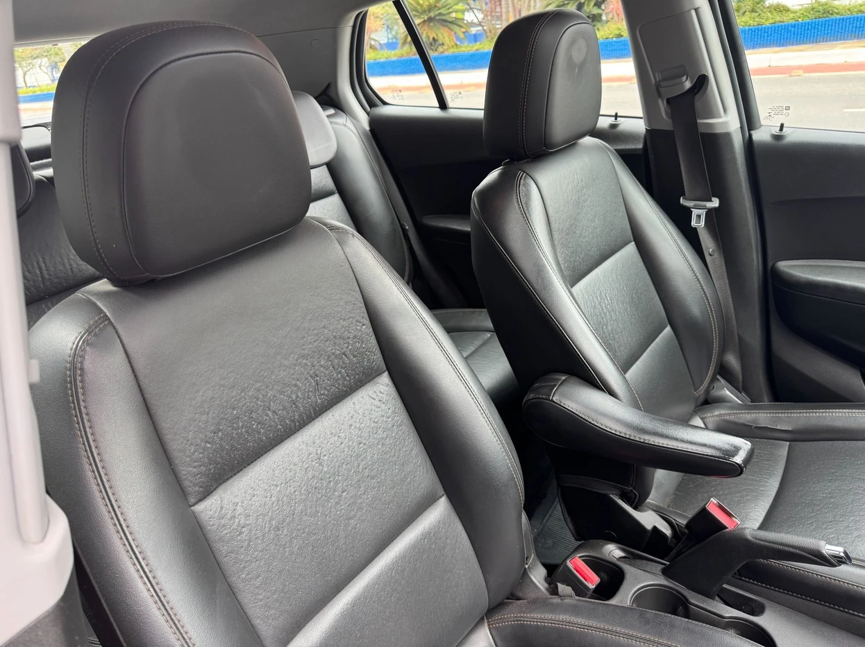 CHEVROLET TRACKER