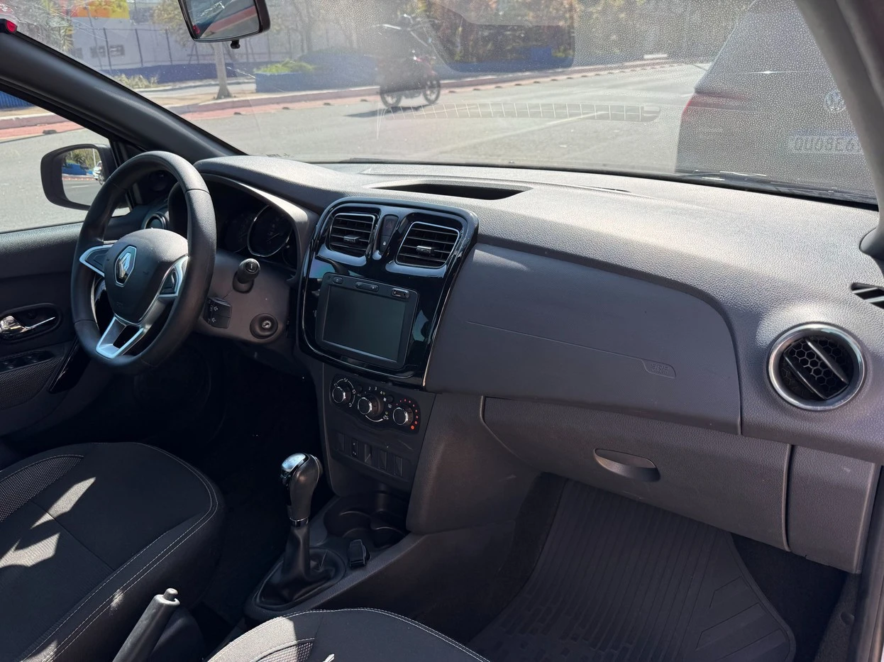 RENAULT LOGAN