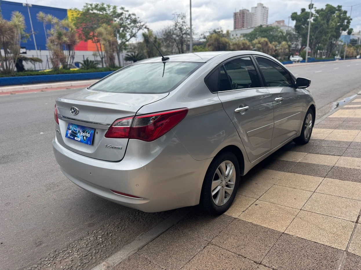 HYUNDAI HB20S
