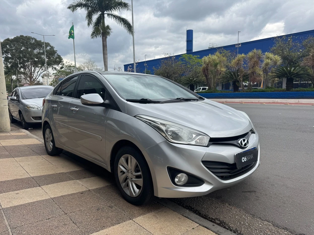 HYUNDAI HB20S