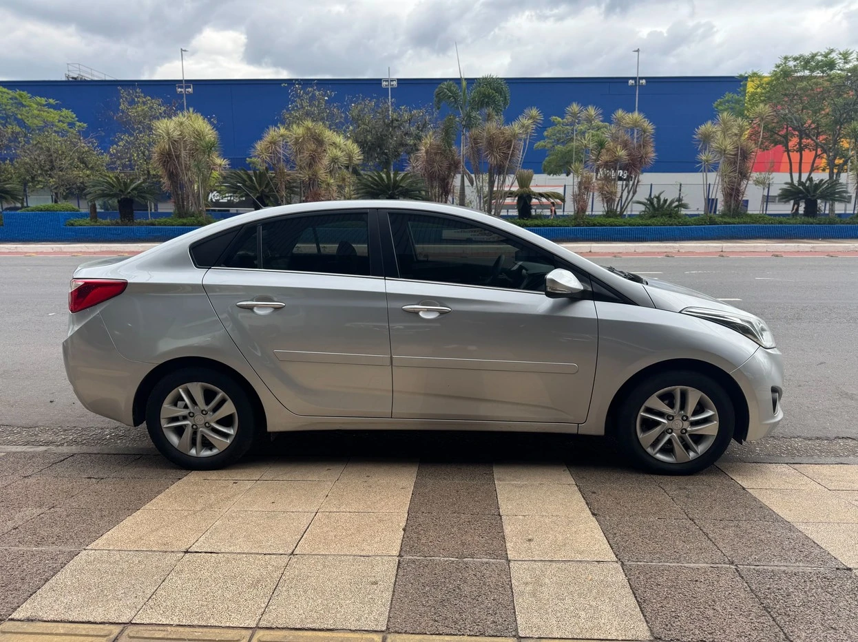 HYUNDAI HB20S