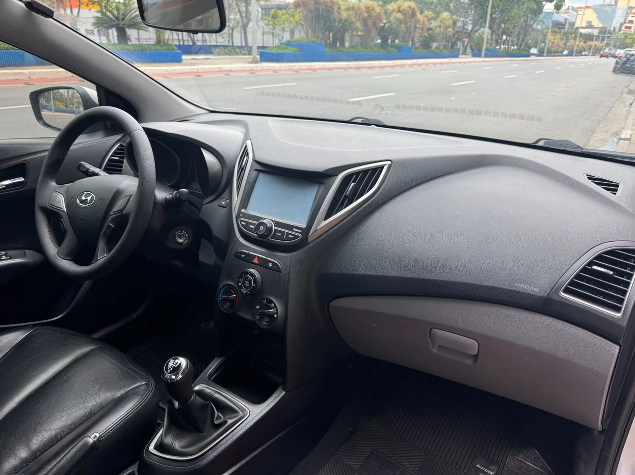 HYUNDAI HB20S