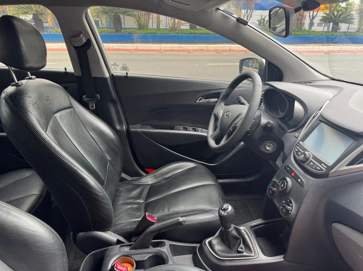 HYUNDAI HB20S