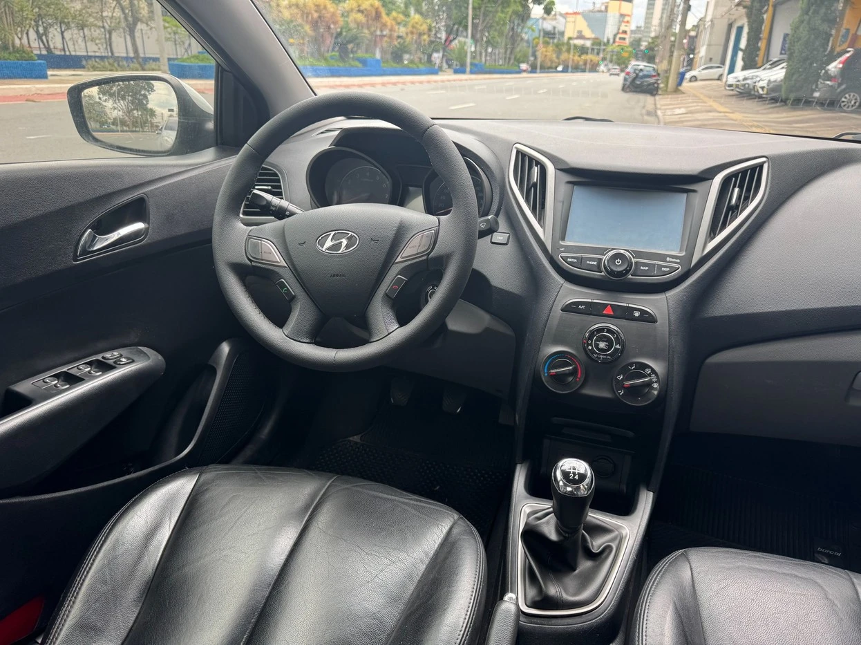 HYUNDAI HB20S