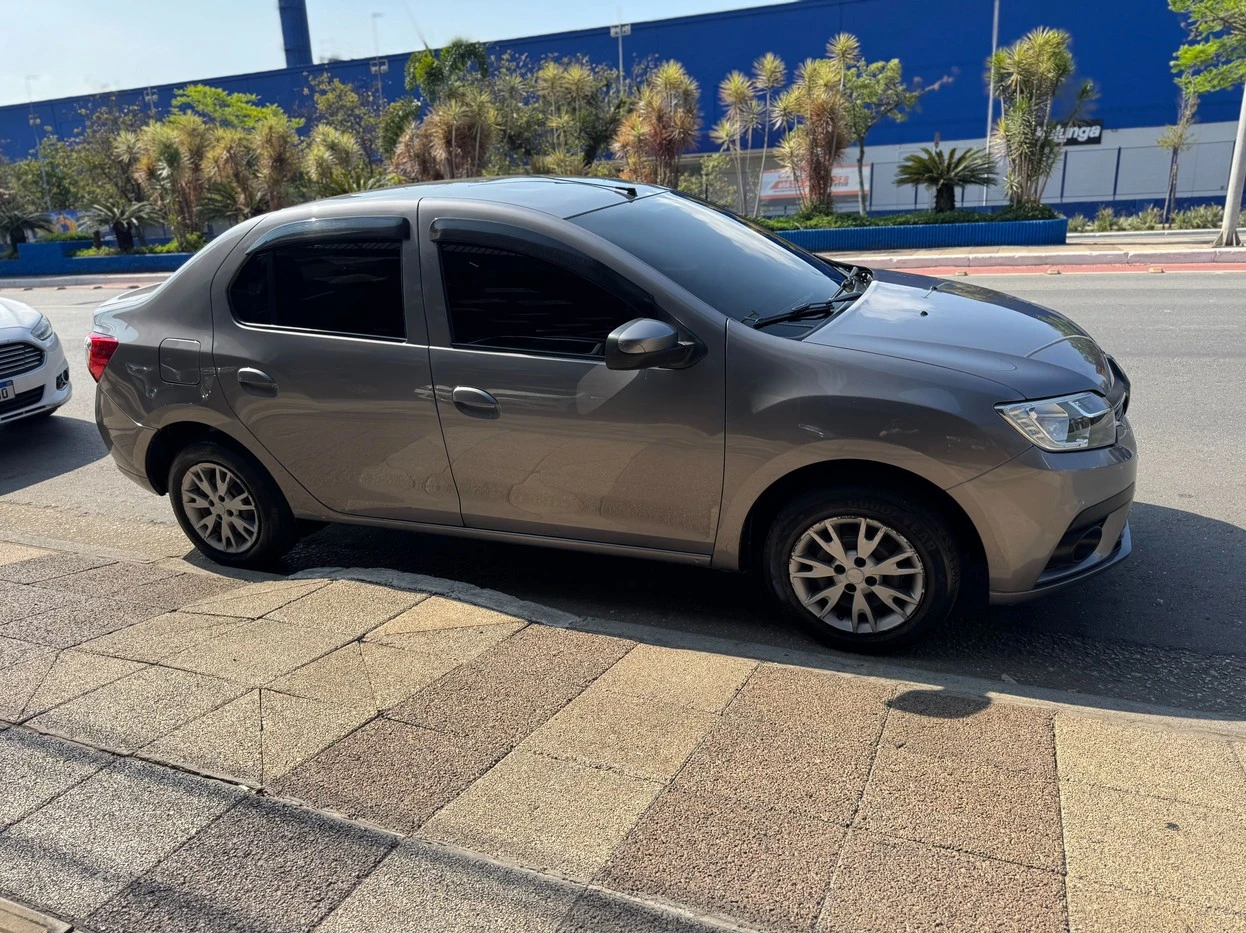 RENAULT LOGAN