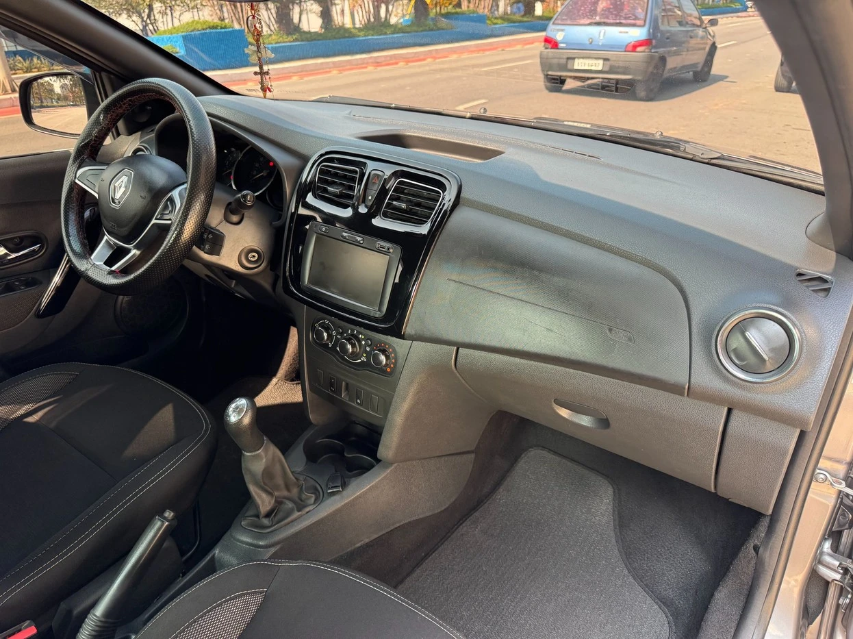 RENAULT LOGAN