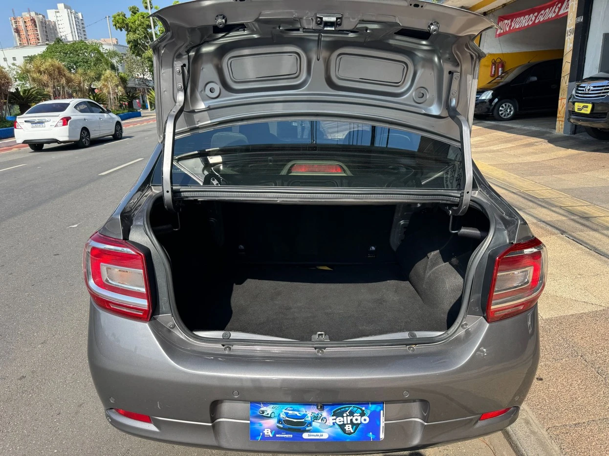 RENAULT LOGAN