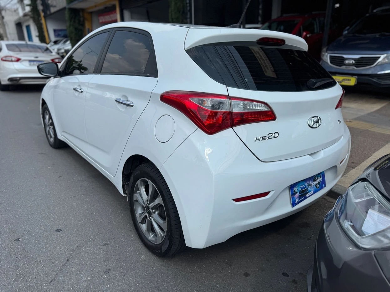 HYUNDAI HB20