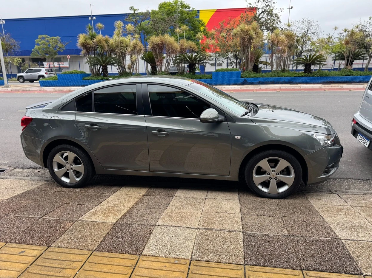 CHEVROLET CRUZE