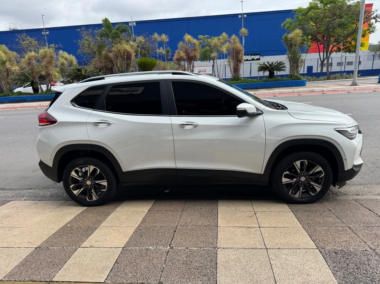 CHEVROLET TRACKER