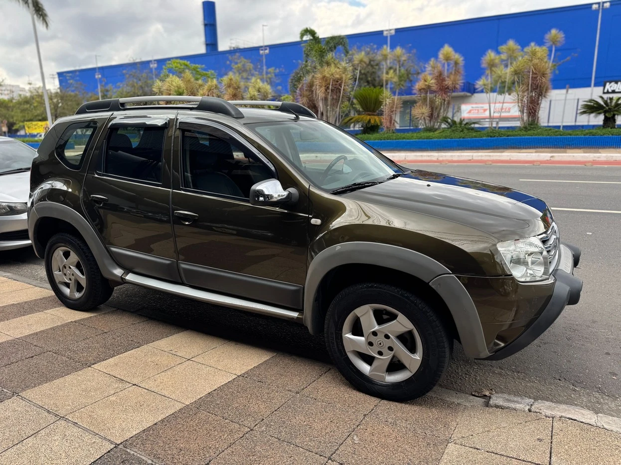 RENAULT DUSTER