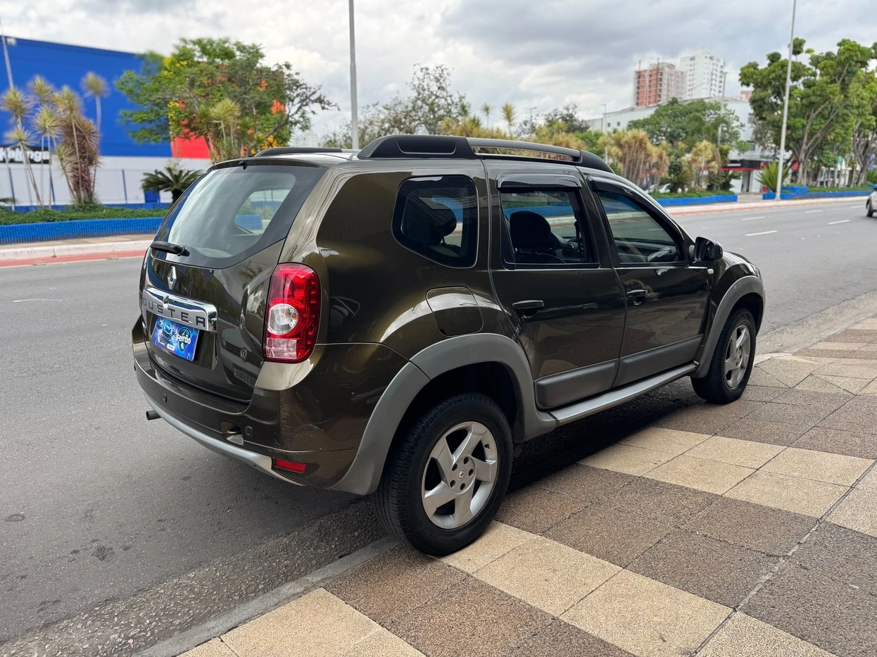 RENAULT DUSTER
