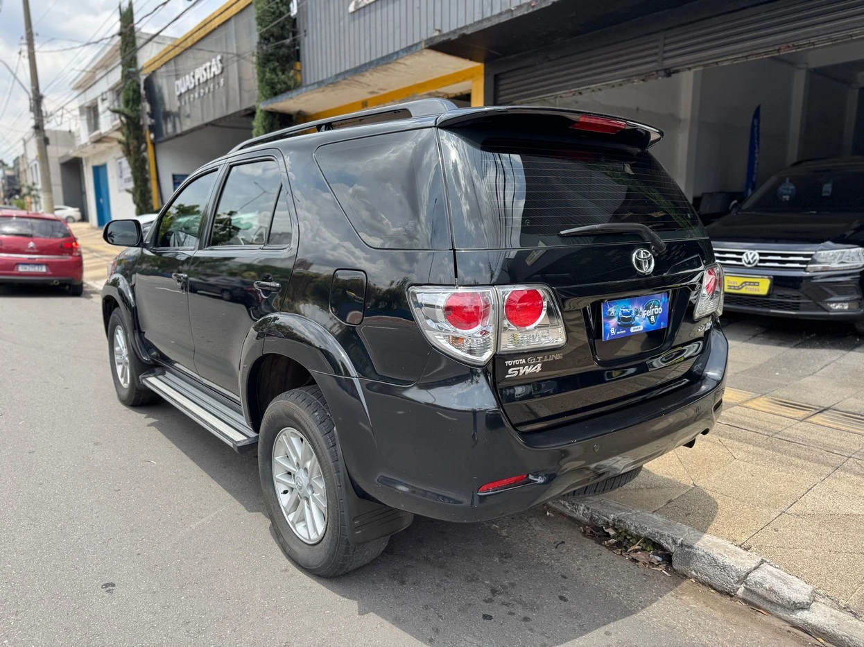 TOYOTA HILUX SW4