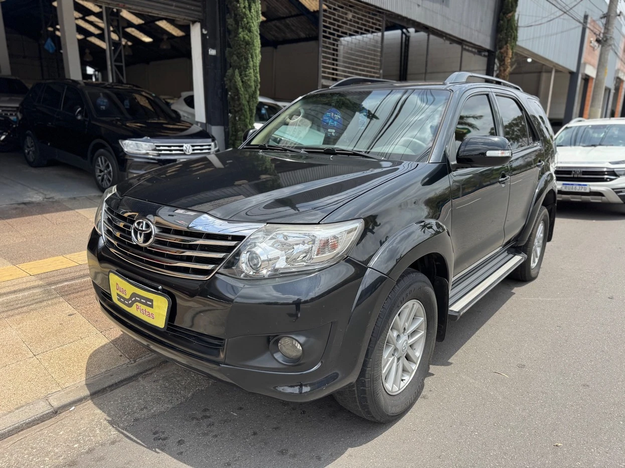 TOYOTA HILUX SW4