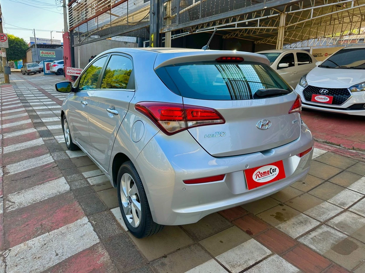 HYUNDAI HB20
