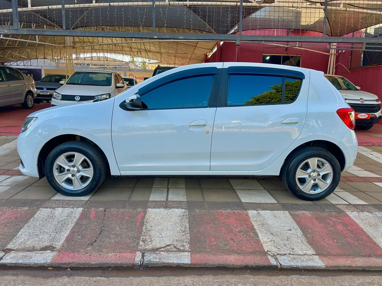 RENAULT SANDERO