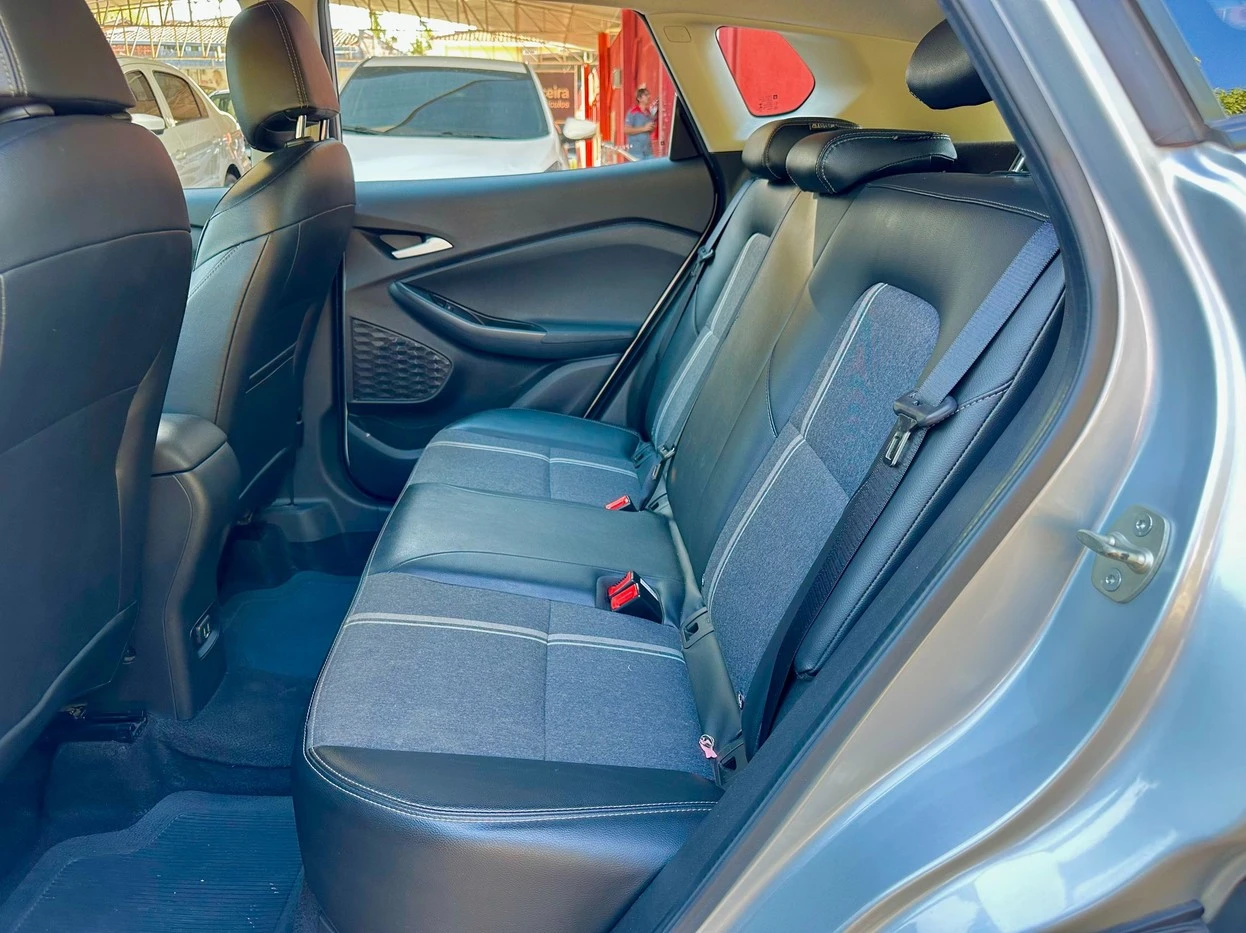 CHEVROLET TRACKER