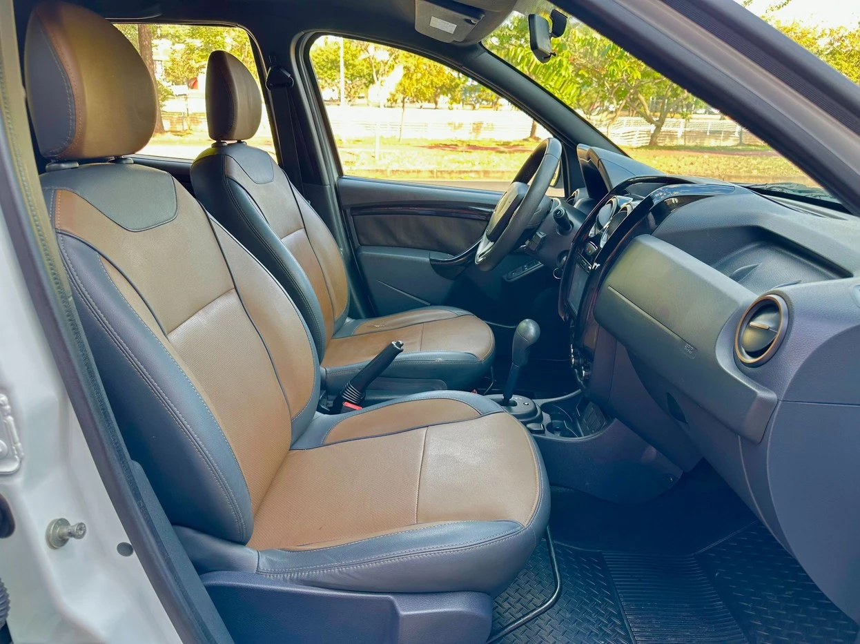 RENAULT DUSTER