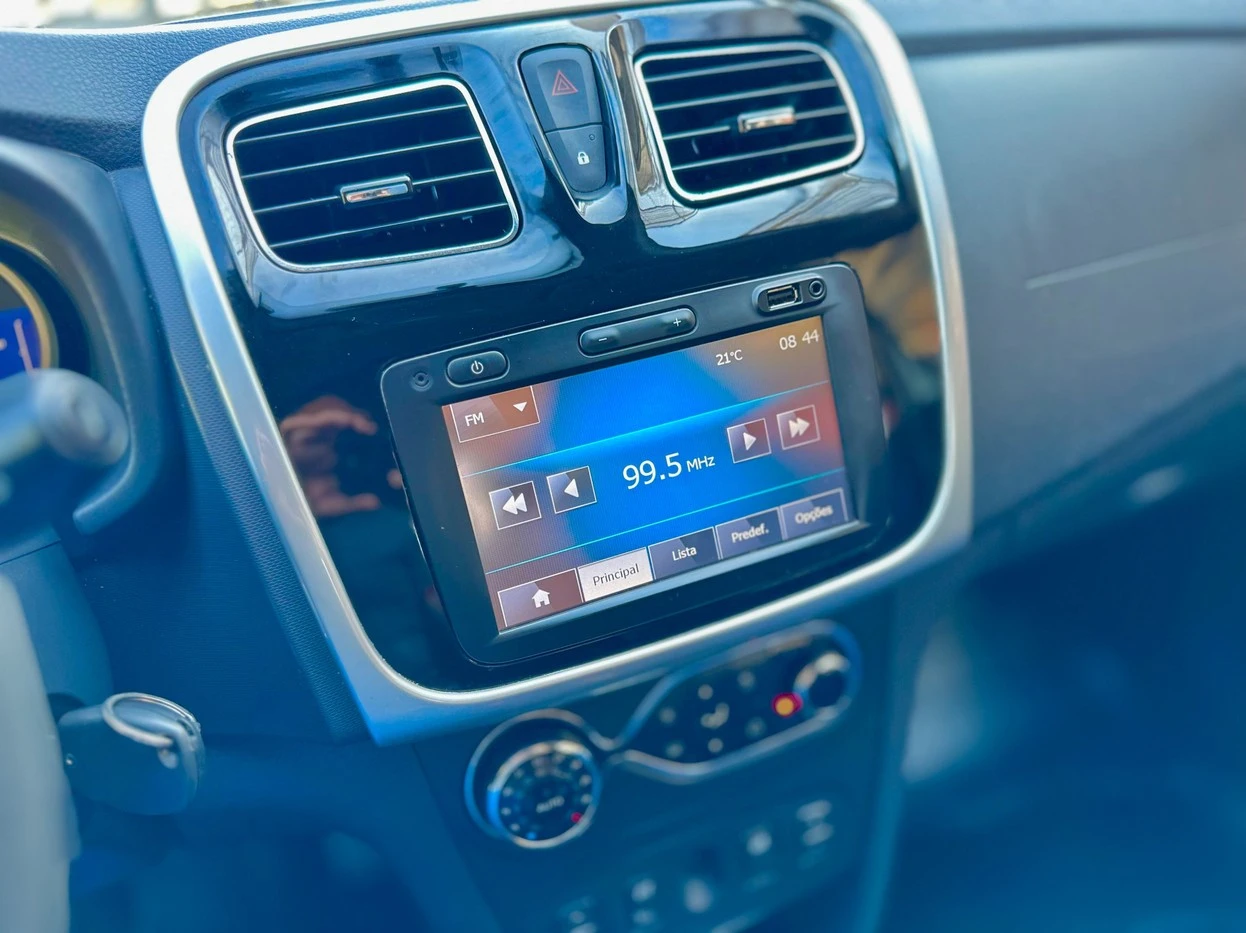 RENAULT SANDERO