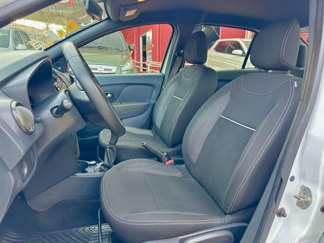 RENAULT LOGAN