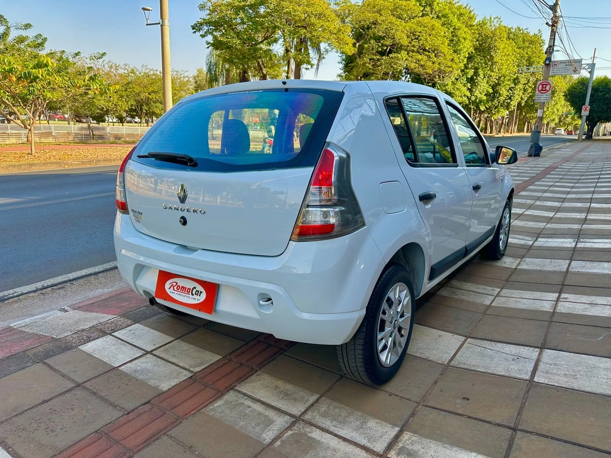 RENAULT SANDERO
