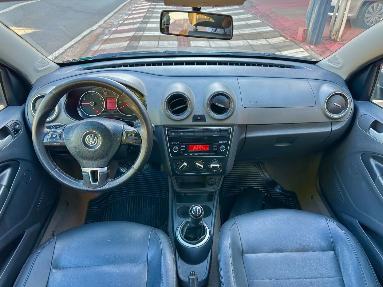 VOLKSWAGEN VOYAGE