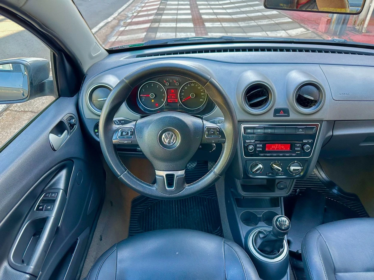 VOLKSWAGEN VOYAGE