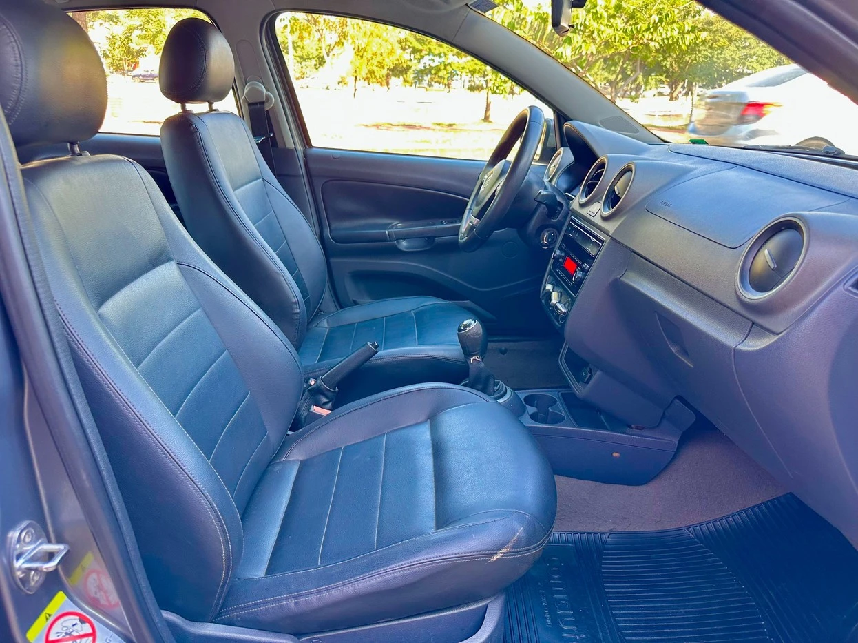 VOLKSWAGEN VOYAGE
