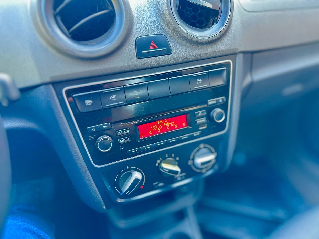 VOLKSWAGEN VOYAGE