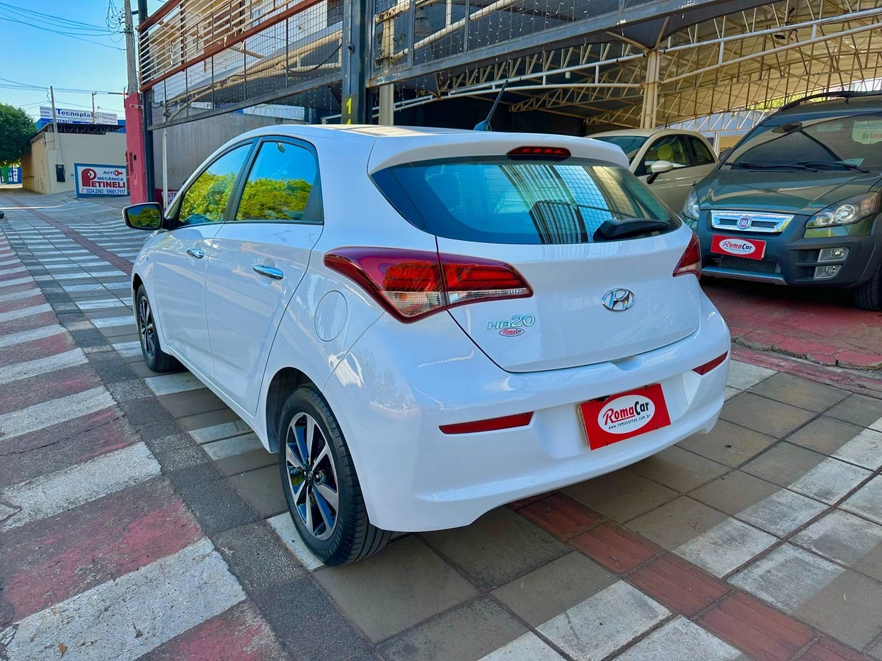HYUNDAI HB20