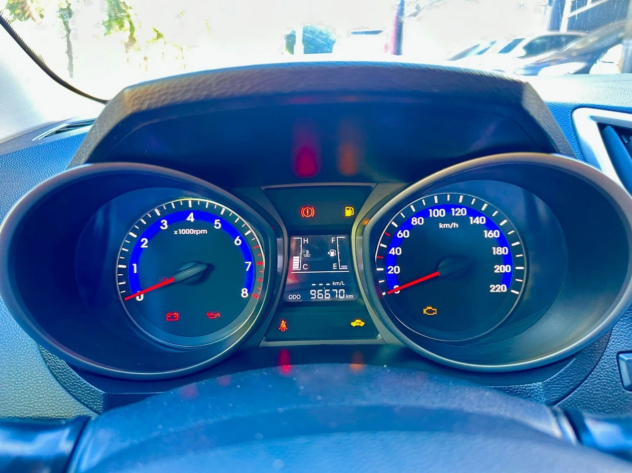 HYUNDAI HB20