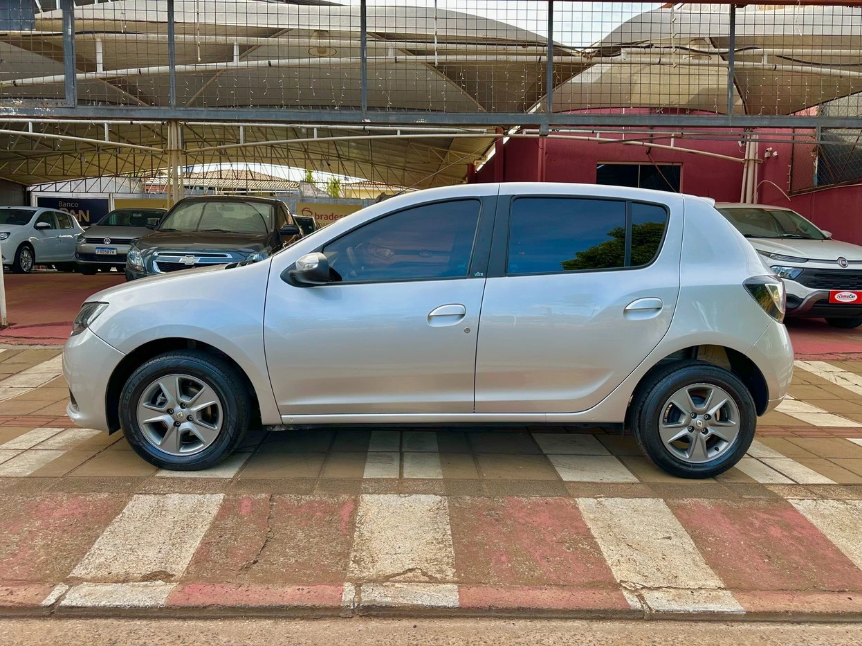 RENAULT SANDERO
