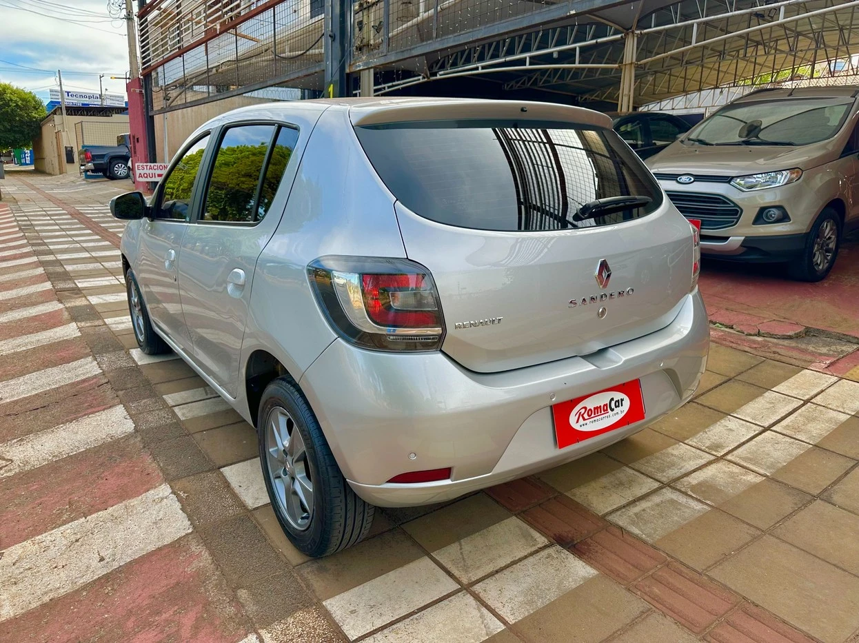 RENAULT SANDERO