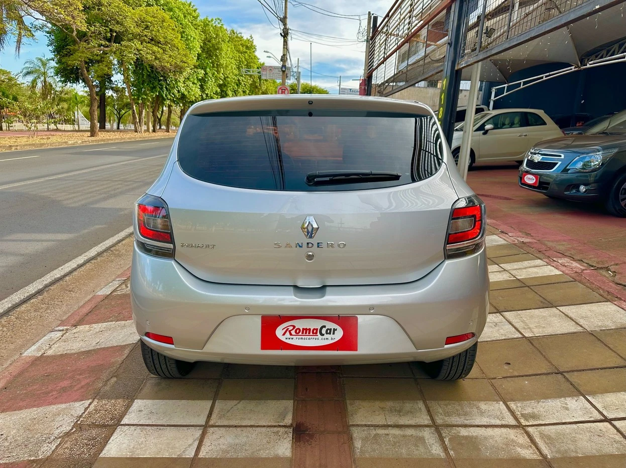 RENAULT SANDERO