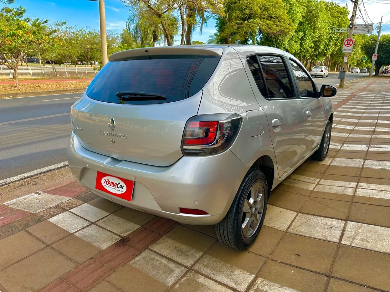 RENAULT SANDERO