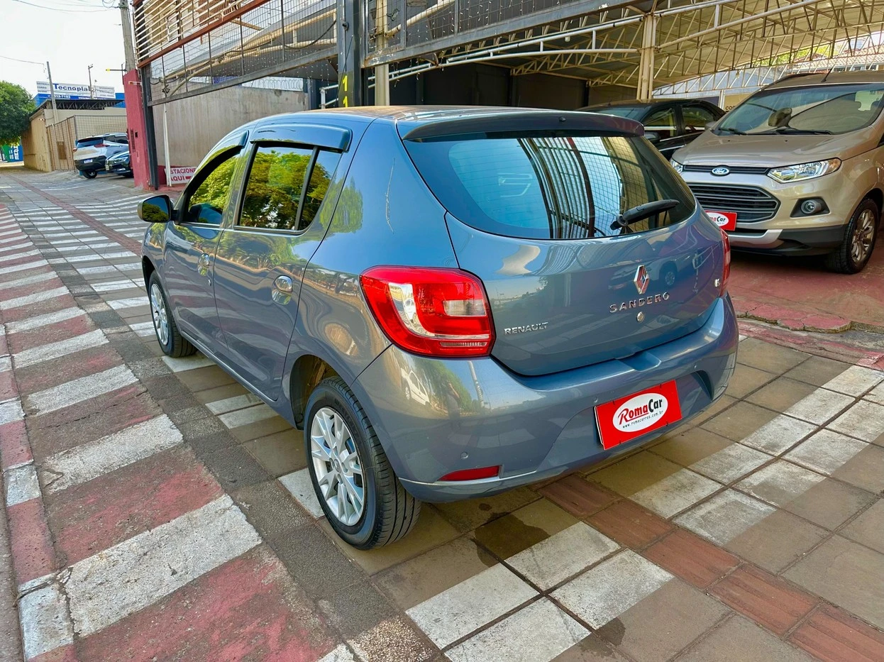 RENAULT SANDERO