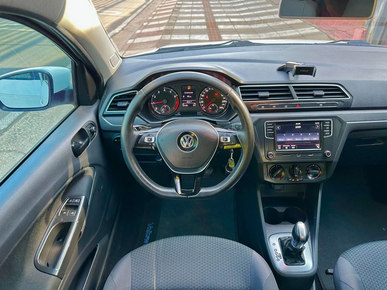 VOLKSWAGEN VOYAGE