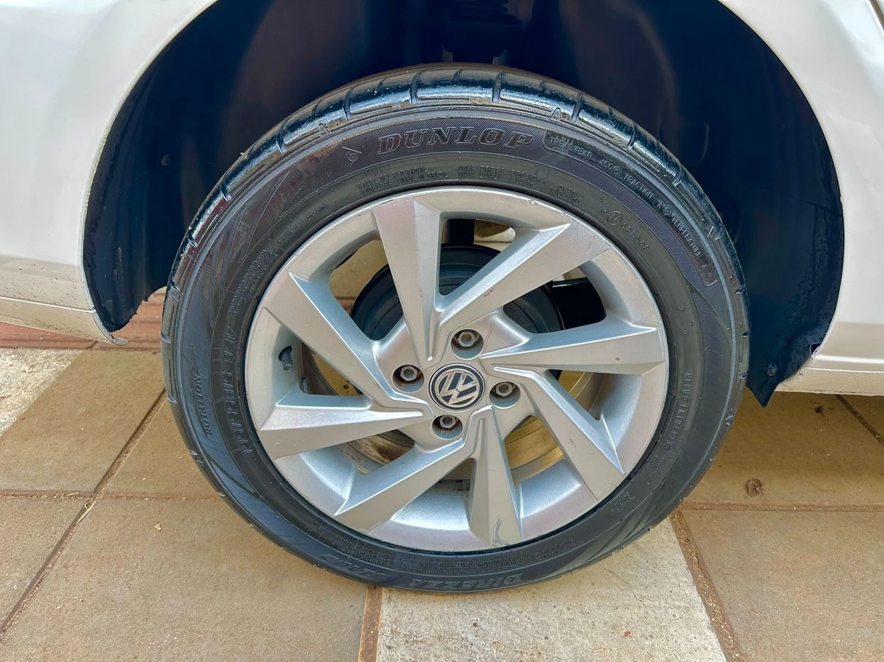VOLKSWAGEN VOYAGE