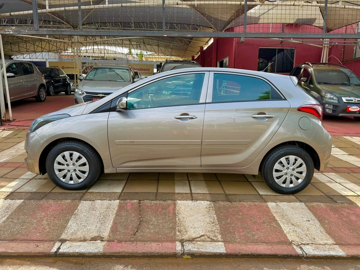HYUNDAI HB20