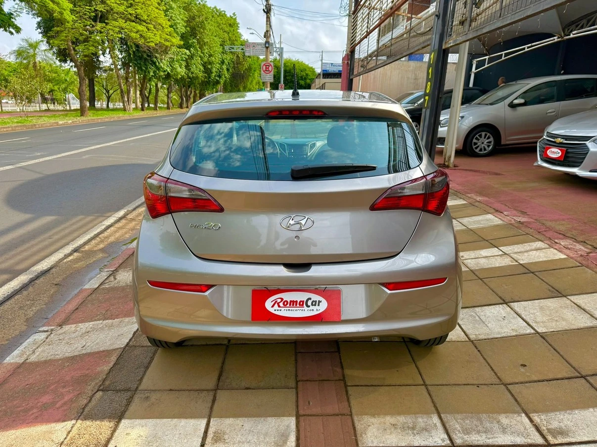HYUNDAI HB20