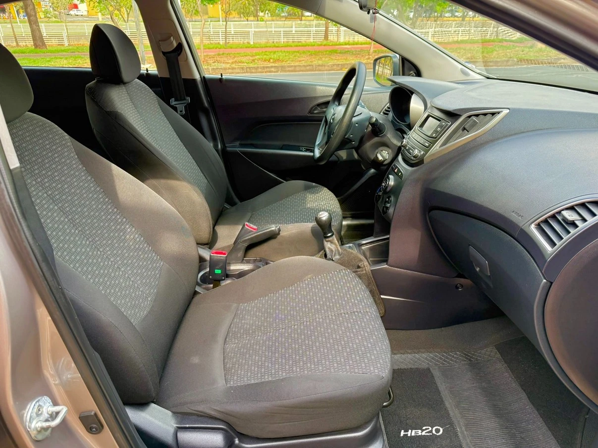 HYUNDAI HB20
