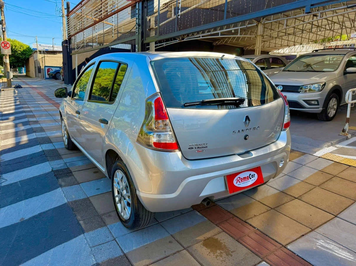 RENAULT SANDERO