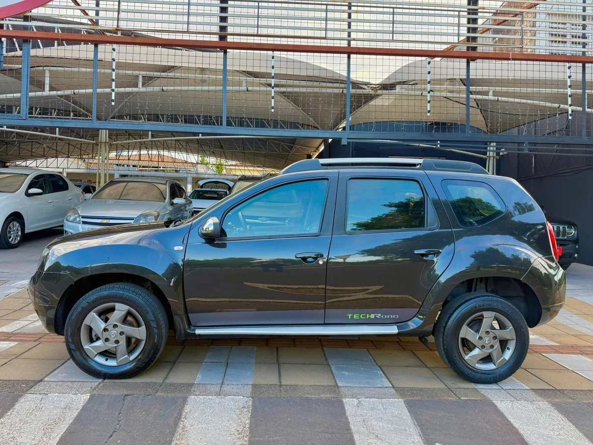 RENAULT DUSTER