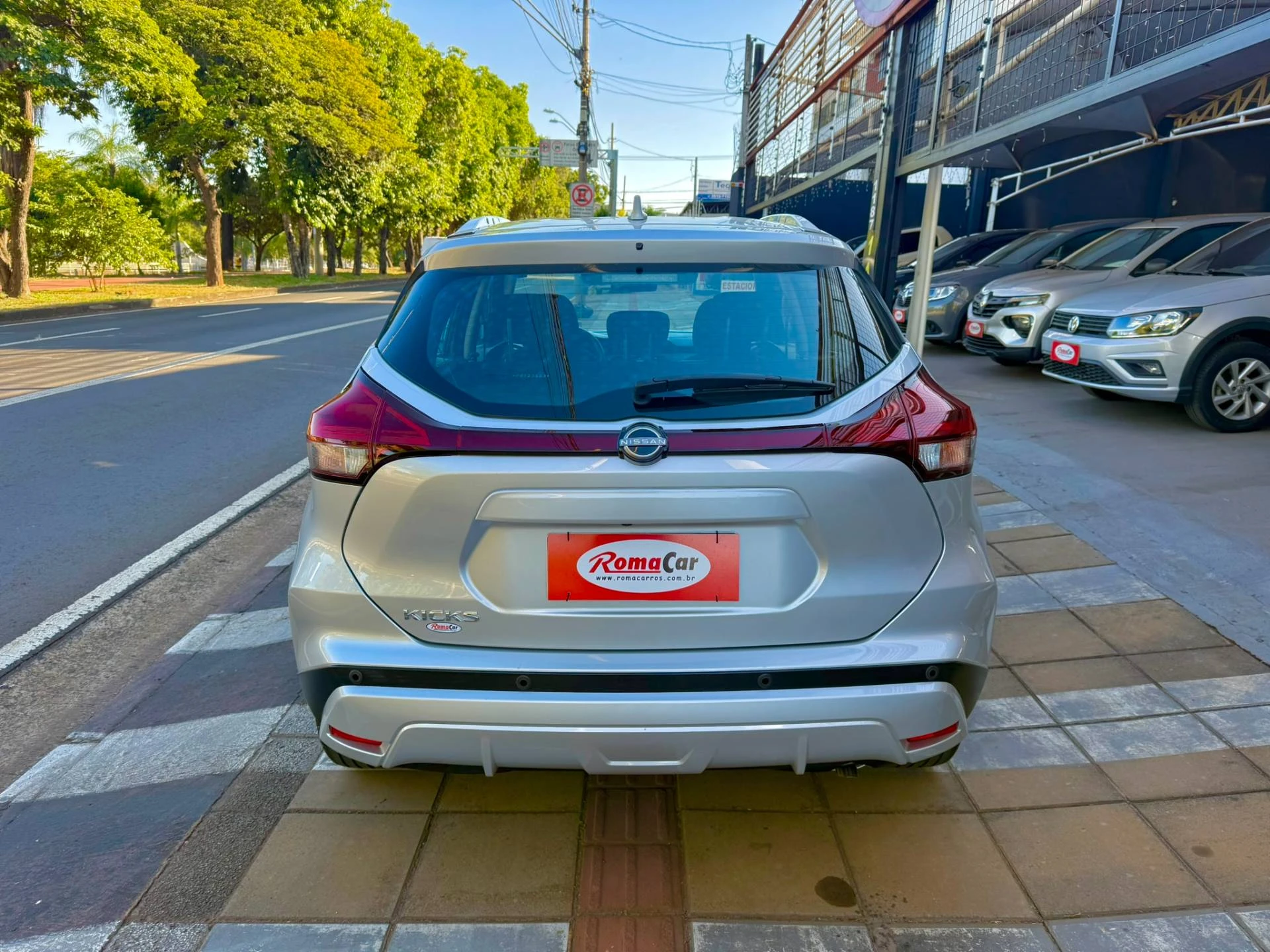 NISSAN KICKS